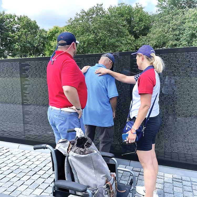 Auxiliary helps Honor Flight veterans experience their D.C. memorials